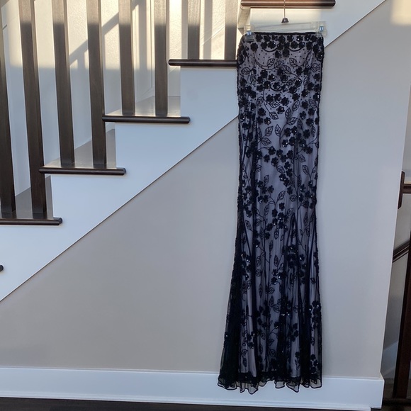 Cache mesh beaded strapless maxi - Picture 7 of 7